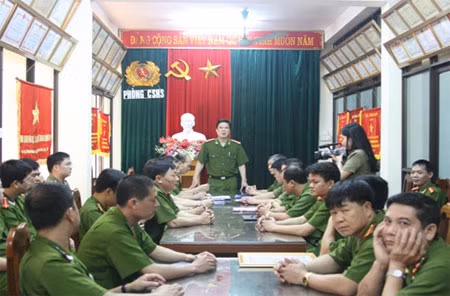 Đại tá Vũ Hồng Quang, Phó Giám đốc Công an tỉnh Lạng Sơn phát biểu tại Lễ khen thưởng.