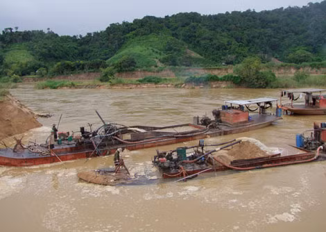 Dân bức xúc, chính quyền “bất lực”, “cát tặc” ngang nhiên lộng hành ảnh 1