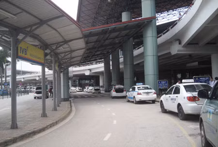 Muôn vàn kiểu “chặt chém” của taxi ảnh 1