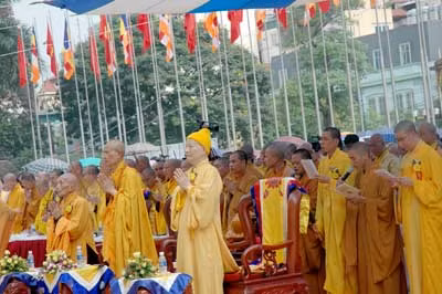 Đại lễ Phật Đản 2010: Thành kính và thiêng liêng ảnh 1