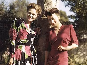 Joan De Havilland (Joan Fontaine là nghệ danh) và chị gái Olivia De Havilland là những đối thủ của nhau.
