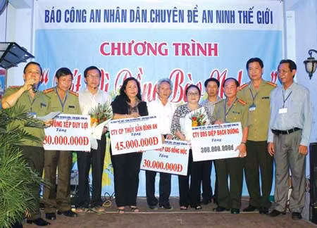 Cuộc gặp gỡ của những tấm lòng thơm thảo ảnh 1