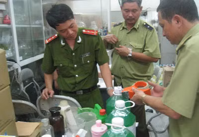 Lực lượng Cảnh sát Phòng, chống tội phạm về môi trường kiểm tra đơn vị sản xuất kinh doanh vi phạm pháp luật về bảo vệ môi trường.