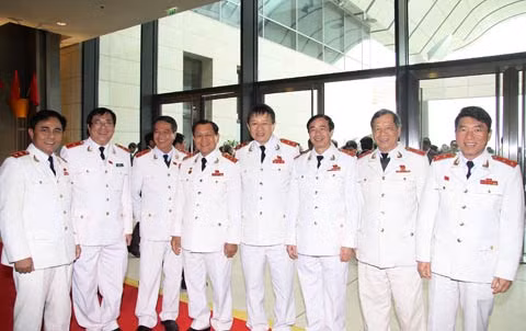 Các đại biểu Công an nhân dân trong giờ giải lao.