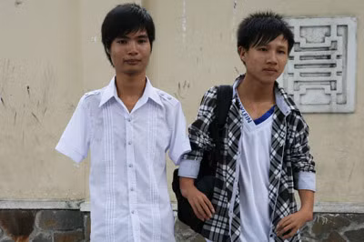 Phú và Viết.