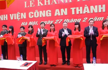 Thứ trưởng Thường trực Đặng Văn Hiếu dự Lễ khánh thành Bệnh viện Công an TP Hà Nội ảnh 1