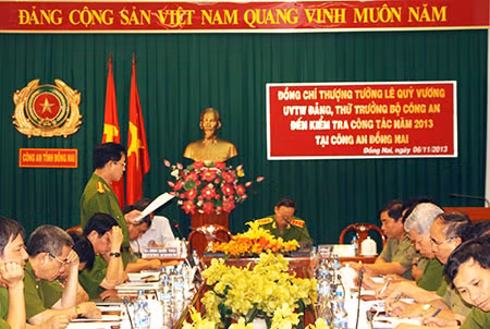 Đại tá Nguyễn Văn Kim, Phó giám đốc Công an tỉnh Đồng Nai báo cáo kết quả công tác đảm bảo ANTT.