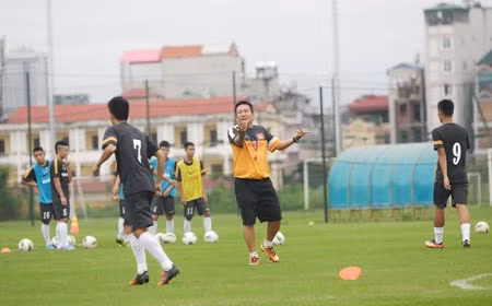 HLV Hoàng Văn Phúc: "Tôi tin, ĐT đang đi đúng hướng...".