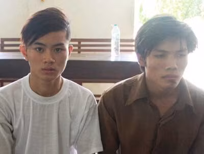 Cướp lao vào cột điện sau khi "ăn hàng" ảnh 1