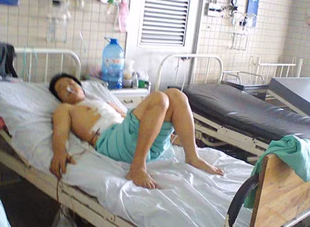 Anh T. đang nguy kịch tại Bệnh viện Chợ Rẫy.