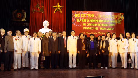 Các thế hệ trinh sát Ngoại tuyến tại buổi gặp mặt.