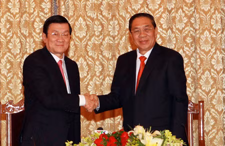 Chủ tịch nước Trương Tấn Sang và Chủ tịch nước CHDCND Lào Chummaly Sayasone tại lễ ký các hiệp định hợp tác giữa hai nước.