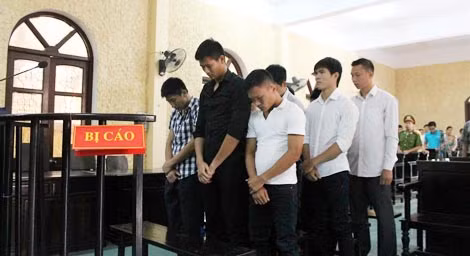 Các bị cáo trước tòa.