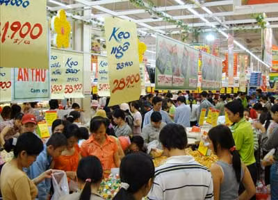 Áp lực mua sắm dịp cuối năm đang tăng cao.