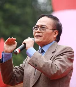 Nhà thơ Anh Ngọc với tác phẩm “Hà Nội trong không gian và thời gian” được khán giả đánh giá cao.