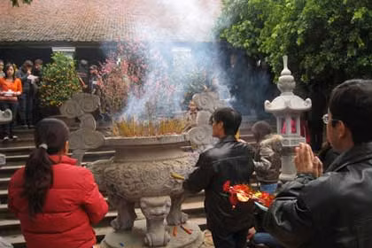 Ai cũng mong một năm mới yên lành, "thuận buồm xuôi gió".