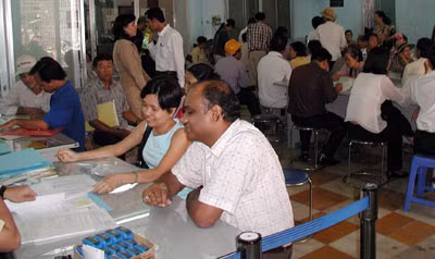 Hướng dẫn người nộp thuế. Ảnh: Đ.T.
