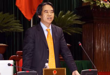 Thống đốc Ngân hàng Nhà nước Nguyễn Văn Bình trả lời chất vấn.