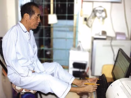 Nhà giáo, nhà thơ Nguyễn Ngọc Ký viết tự truyện "Tôi học đại học".