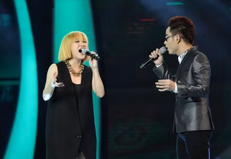 Ca khúc "Tìm" do Trúc Nhân và Văn Mai Hương biểu diễn đã tạo được ấn tượng trong liveshow "Bài hát yêu thích" tháng 4/2014.