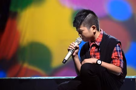 Sau chiến thắng ở cuộc thi Giọng hát Việt nhí, cả Phương Mỹ Chi (ảnh trên) và Quang Anh đều trở nên đắt show.