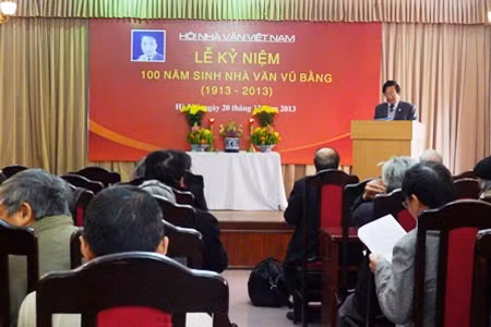 Lễ kỷ niệm 100 năm ngày sinh nhà văn, nhà tình báo Vũ Bằng do Hội Nhà văn Việt Nam tổ chức.
