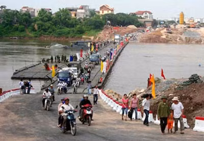 Xử lý nghiêm tàu PT 1202 đâm hỏng cầu phao Đuống ảnh 1