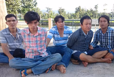 Bắt nóng nhóm giang hồ bắn trả Công an ảnh 1
