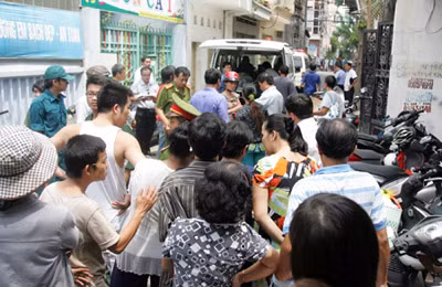 Phát hiện xác chết trên sân thượng ảnh 1