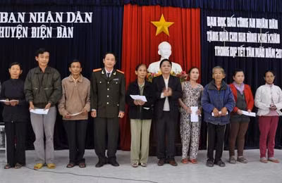 Mang hương xuân về với người bất hạnh ảnh 1
