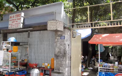 Mặt trước căn nhà của ông Nguyễn Thơ.