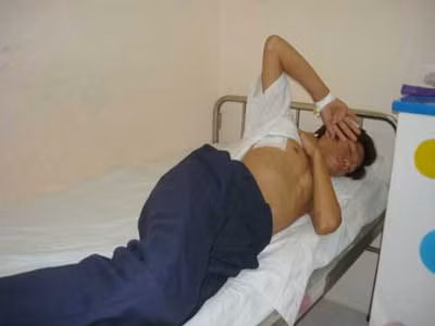 Em Hà Thanh Huy đang điều trị tại bệnh viện.