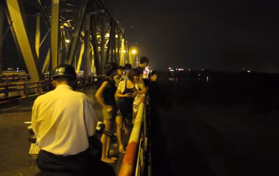 Nơi cô gái cho biết bạn trai đã nhảy cầu.