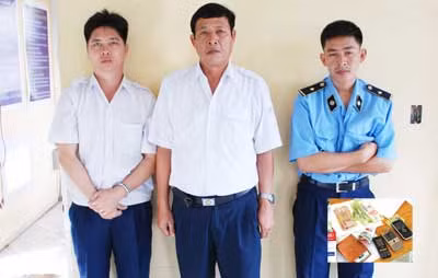 Ba nhân viên Trạm cân nhận hối lộ đều là "cốt cán" ảnh 1