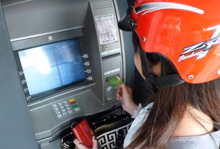 Chôm dữ liệu để làm thẻ thanh toán giả ảnh 1