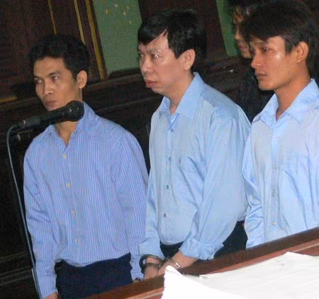 Bị hại khóc khi “ông chủ” Tân Hoàng Phát được giảm hơn nửa án phạt ảnh 1
