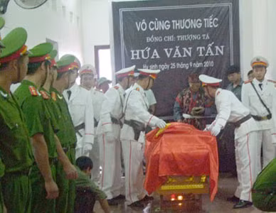 Công an Lạng Sơn tổ chức truy điệu liệt sĩ Hứa Văn Tấn theo nghi lễ CAND.