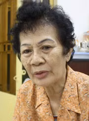 Con gái Anh hùng Nguyễn Thị Lợi - bà Nguyễn Tường Vân.