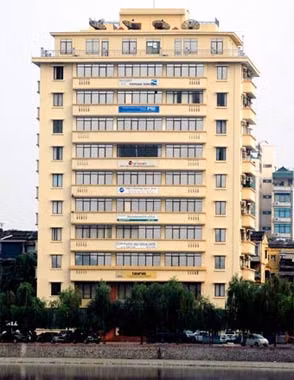 Cuộc tranh giành thị phần ở khu vực phía tây và gần trung tâm thành phố vẫn chưa ngã ngũ. Ảnh: VnExpress.