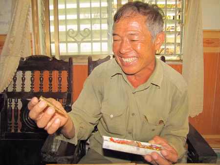 Chuyện chưa kể về người lính 7 lần chết hụt, chạy xe ôm gom tiền đi tìm hài cốt đồng đội ảnh 1