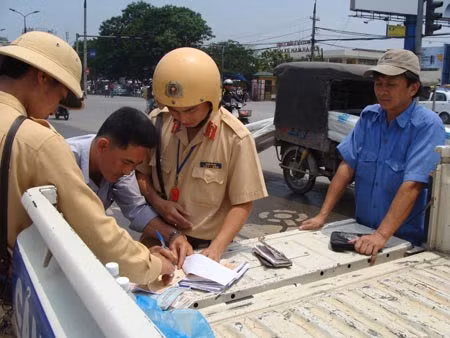 Vi phạm TTATGT sẽ tái diễn nếu công tác giáo dục, phòng ngừa ở chính quyền địa phương, cơ quan chủ quản không được đẩy mạnh.