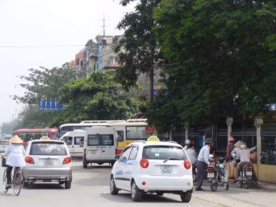 Lộn xộn trước cổng Bến xe phía Nam.