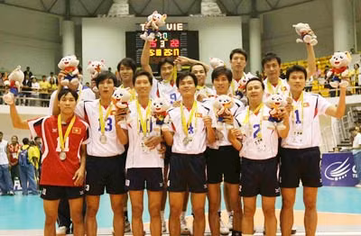 Đội tuyển bóng chuyền nam đang nỗ lực tìm lại phong độ sau SEA Games 25.