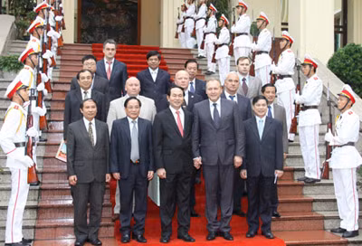 Bộ trưởng Trần Đại Quang, Bộ trưởng Vashenko Vladimir Aleksandrovich và các đại biểu dự hội đàm. Ảnh: Công Gôn.