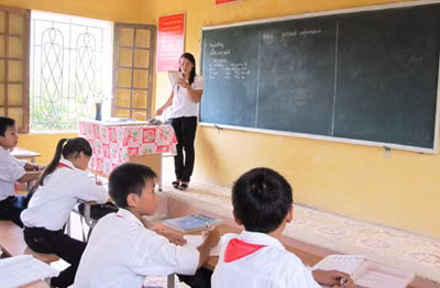 Không phải sinh viên cử tuyển nào ra trường cũng may mắn được đứng lớp như cô giáo Thu Huyền.