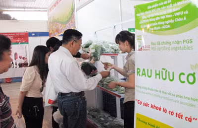 Người tiêu dùng quan tâm các sản phẩm đảm bảo chất lượng.