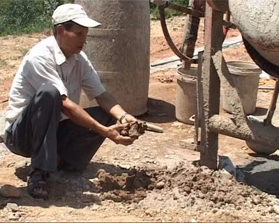 Bê tông trộn đất bị phát hiện.