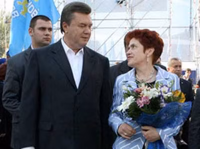 Tổng thống Viktor Yanukovych và vợ.