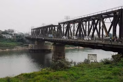 Cầu Đuống, nơi xảy ra vụ tai nạn giao thông hy hữu.