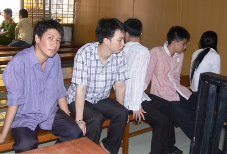 Băng cướp tuổi teen lãnh án ảnh 1